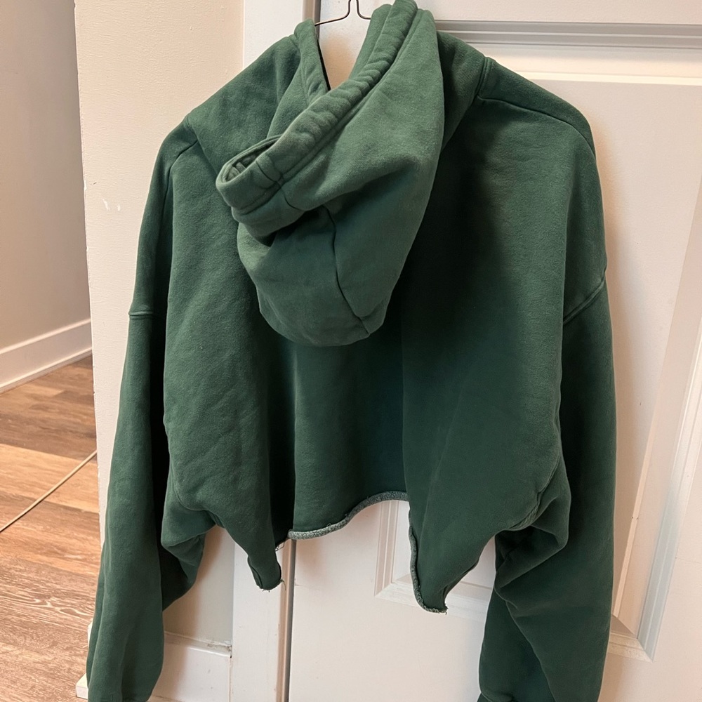 Tna Aritzia cozy fleece boyfriend cropped hoodie - Picture 4 of 5